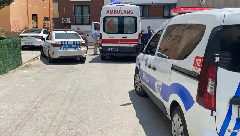 İki Kardeş ve Bir Polis Bıçaklı Kavgada Yaralandı, Olayın Ardındaki Sebepler Neler?
