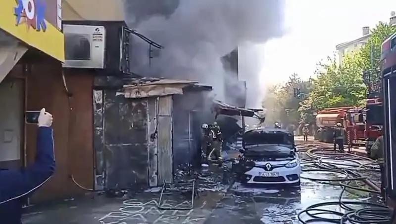 Ümraniye'de Hediyelik Eşya Dükkanında Yangın: Yangının Sebebi ve Sonrası
