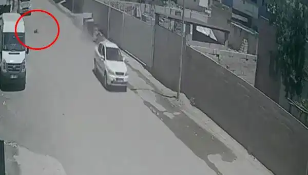 Otomobil Çocuğa Çarptı, Şoför Soruşturma Kapsamında Kaçtı