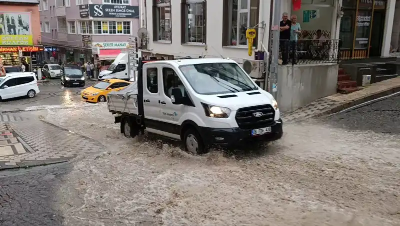 Göz Göre Göre Yaşanan Sel Felaketi: 10 Dakikada Hayat Durdu