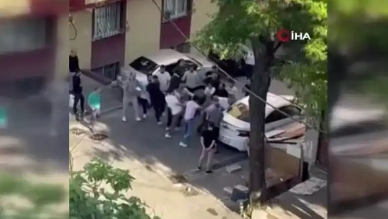 Madde Bağımlılığıyla Mücadelede Dikkat Çeken Olay: Kapıları Zorlayan Genç Adamın Hikayesi