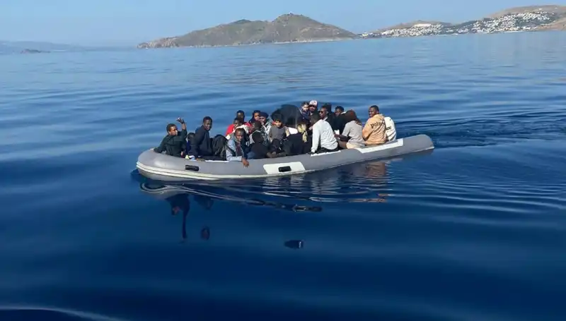 Bodrum'da Düzensiz Göçmenler: 25 Kişi Yakalandı, Sıcak Gelişmeler Yaşanıyor