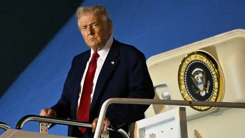 Katar'dan Trump'a Uçan Saray: 400 Milyon Dolarlık Lüks Jet Ortaya Çıktı!