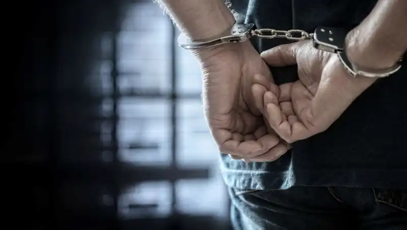 Bıçakla Adam Öldürme Cezası: Müebbet Hapis ve Yasal Süreçler