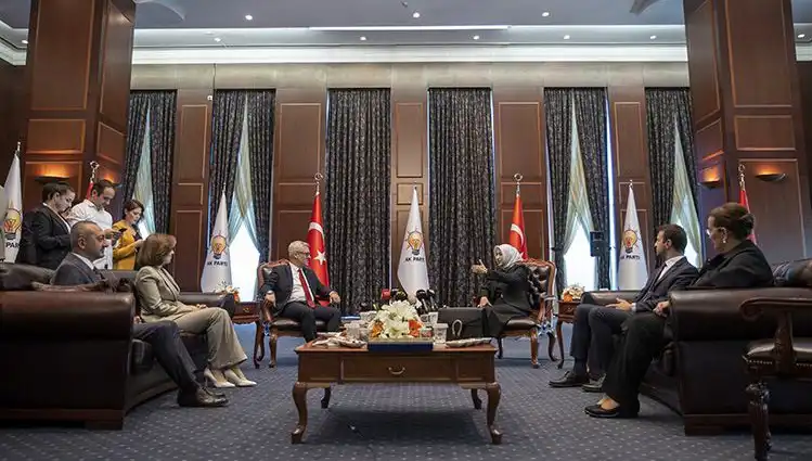 AK Parti Bayramlaşma Programında CHP'nin Yer Almaması Dikkat Çekti