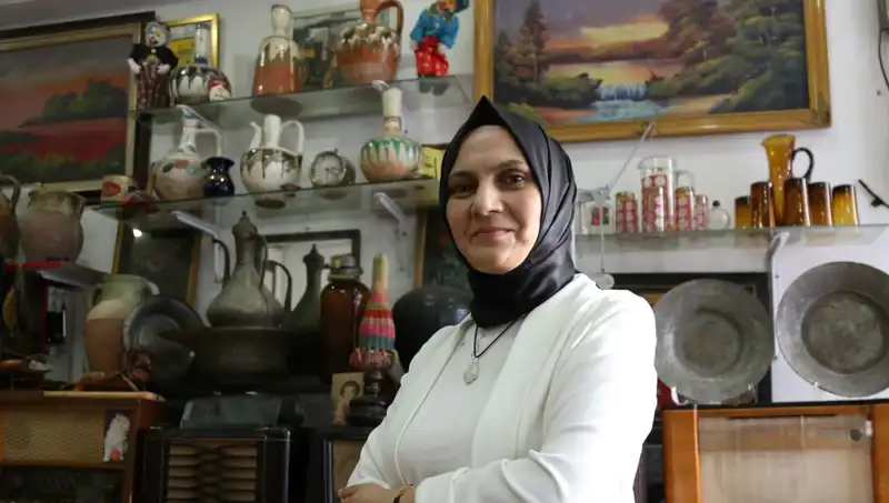 Eski Eşya Toplayan Kadın, Şimdi Yüzlerce Lira Kazanıyor