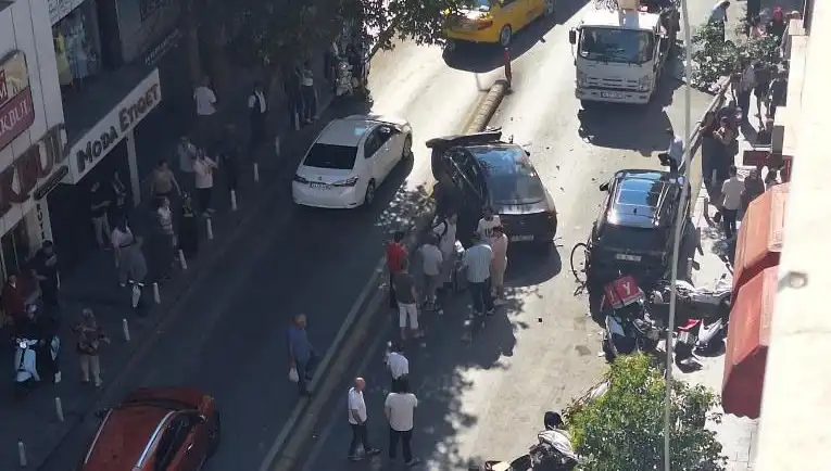 İranlı Sürücü Tüm Dikkatleri Üzerine Çekti: Tehlikeli ve Hızlı Yolculuk