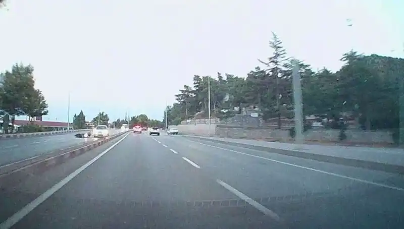 Otomobil ve Motosiklet Çarpıştı: Şehirde Panik Soktu, 1 Kişi Yaralandı