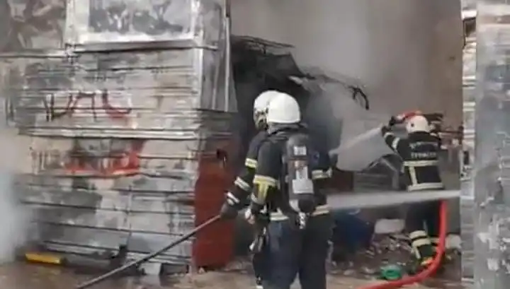 Şanlıurfa'da Korkutan Hurda Deposunda Yangın Paniği Yaşandı