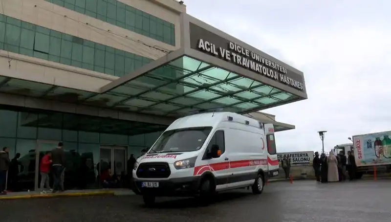 Kuzenine ve Oğluna Silahlı Saldırı: 1 Kişi Öldü, 1 Kişi Ağır Yaralı