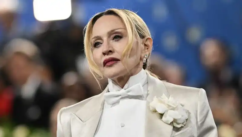 Madonna'nın Yeni Diyeti: Kanserle Mücadelede Devrim mi, Tartışma mı?
