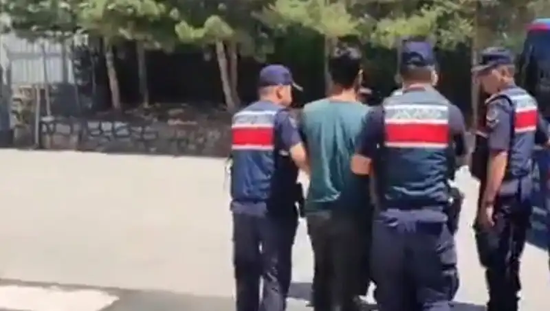 Türkiye'nin 14 İlinde DAEŞ Operasyonları: 26 Şahıs Gözaltında