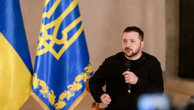 Zelenski, Moskova'nın Kiev'i Bombalamasına Barış İle Cevap Verdi