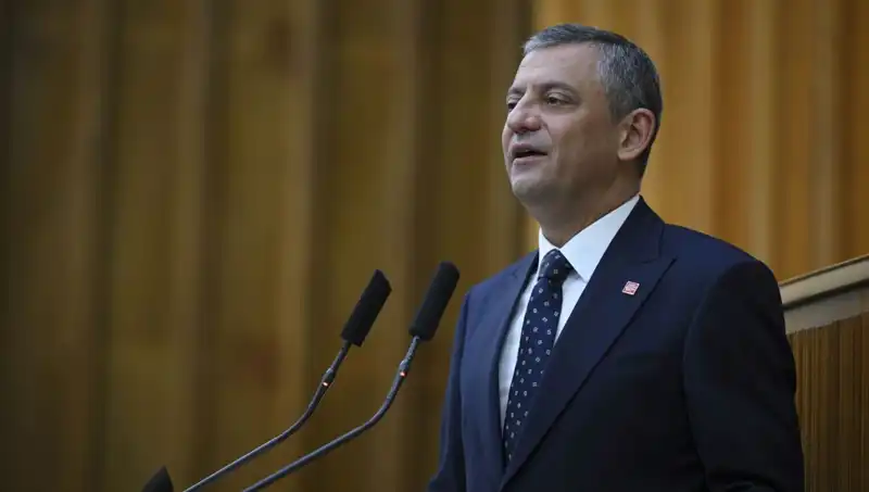 CHP Kurultay Davasında Özel’den Sert Tepki: Siyasi Arenada Neler Oluyor?