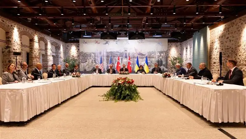 Barış Masasında Kritik Gün: Üçlü Toplantı ile Gelecek Umutları Yeşeriyor