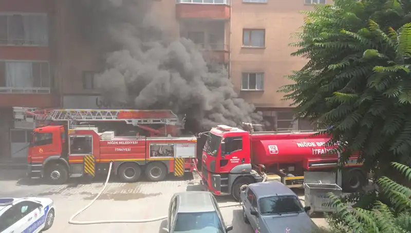 Niğde'de Beyaz Eşya Deposunda Korkutan Yangın: Nedenleri ve Sonuçları