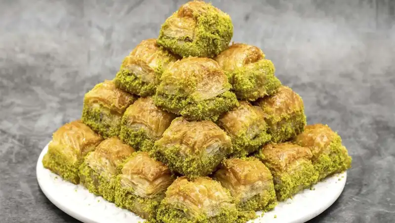 Baklavada Tehlike: Uzmanlar Ölümcül Bakteri Uyarısında Bulundu!