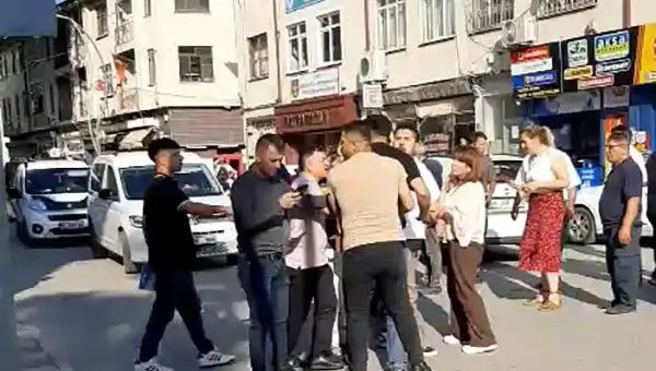 Trafikte Darp Edilen Gazinin Dramı: Kameralara Yansıyan O Anlar