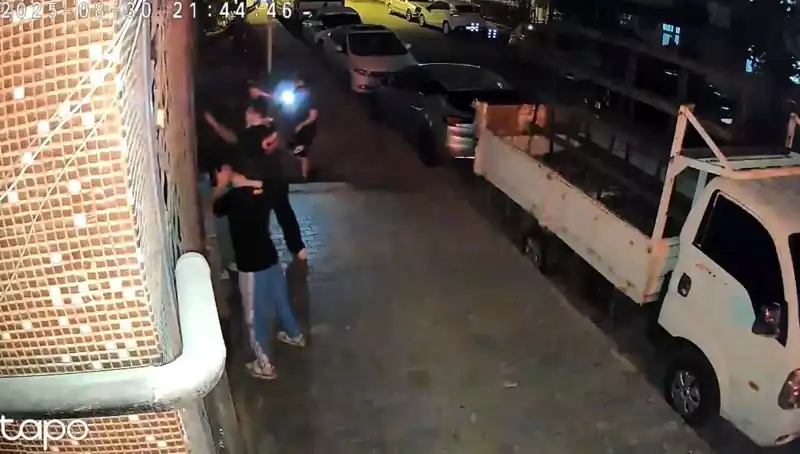 Sosyal Medya Skandalı: "Abinin selamı var" Diyerek Etek Giydirip Darp Etmişler