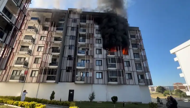 Çanakkale'de Yangın Panik Yarattı: Korku Dolu Anların Ardından Ne Oldu?