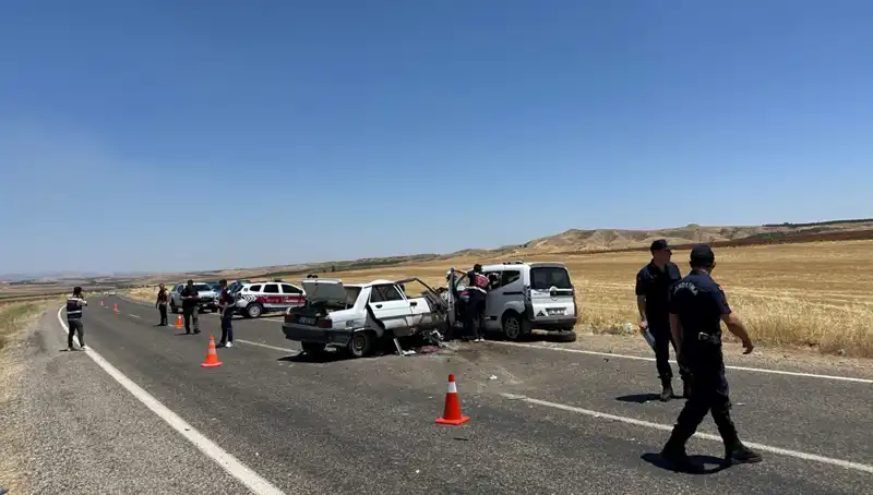 Adıyaman'da Feci Trafik Kazası: 4 Can Kaybı ve Yaralılar Var