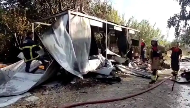 Hatay’da Konteyner Yangını: Yaklaşık 50 Konteyner Kullanılamaz Hale Geldi