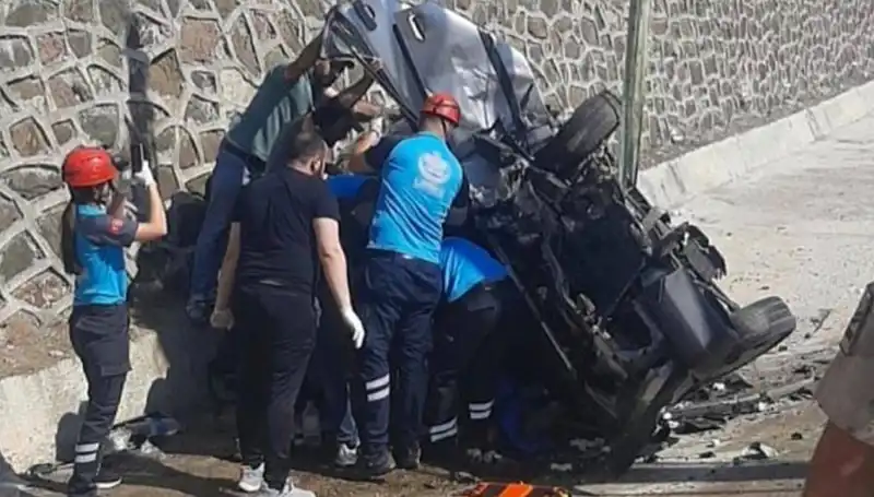 Tunceli’de Trafik Felaketi: İki Araç Kafa Kafaya Çarpıştı!