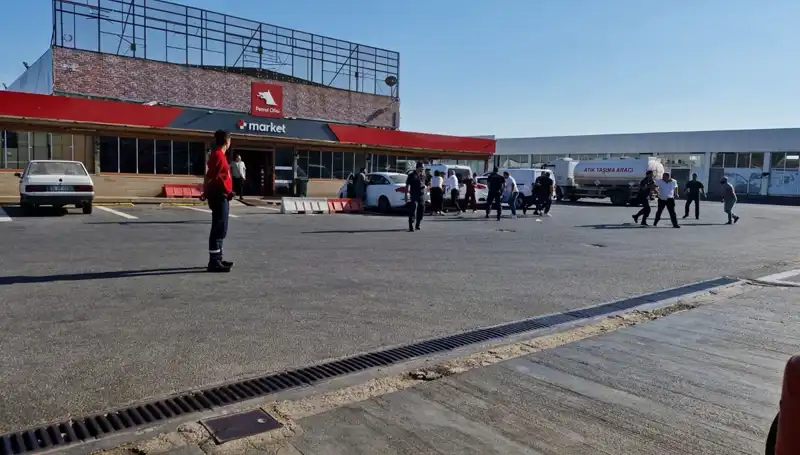 İki Aile Arasında Omuz Atma Kavgası: Akaryakıt İstasyonu Kargaşası!