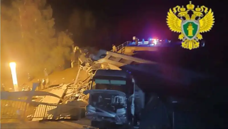 Rusya’nın İki Köprüsü Çöktü: 7 Kişi Hayatını Kaybetti