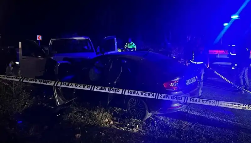 Minibüs Ters Şeritte Seferberlik Yarattı: 1 Ölü, 8 Yaralı